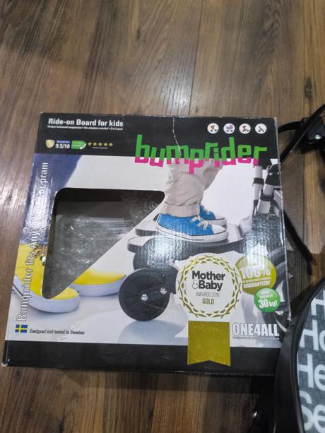 Bumprider skejtik ku kočiaru, bumprider