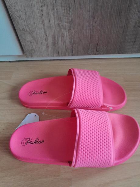 Neónové šľapky nové, 38