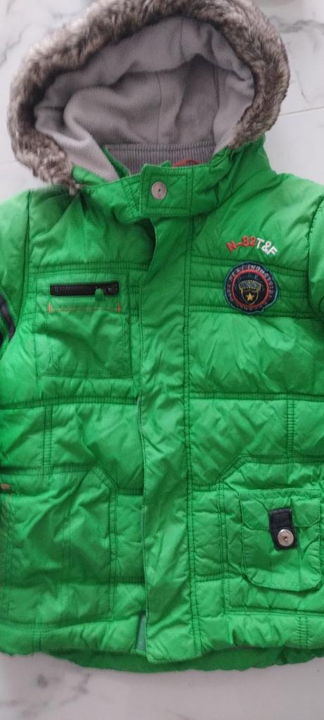 Vetrovka s čiapkou, 104