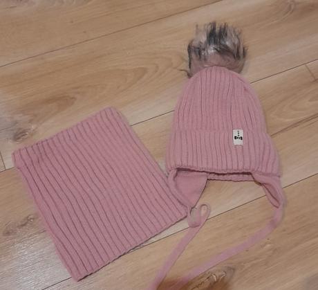 Set čiapka a nakrčnik, 54