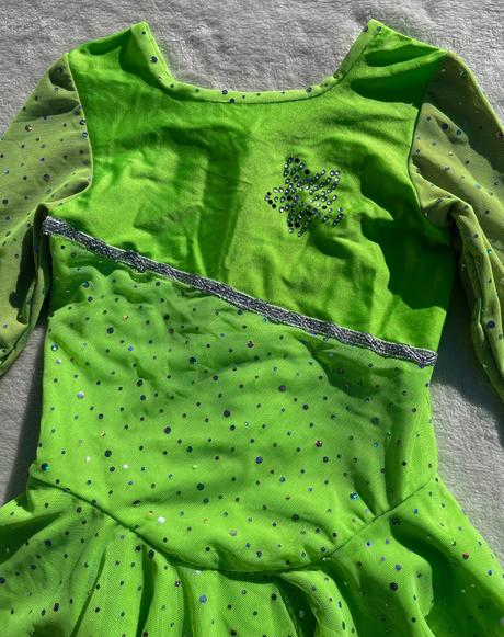 Dres na krasokorčuľovanie, 128