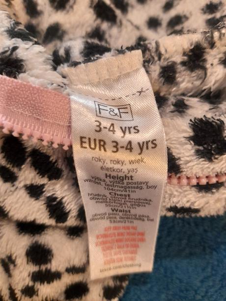 Chlpatý overal na spanie, f&f,104