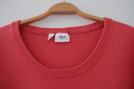 Jahodovo červený pulóver, 40