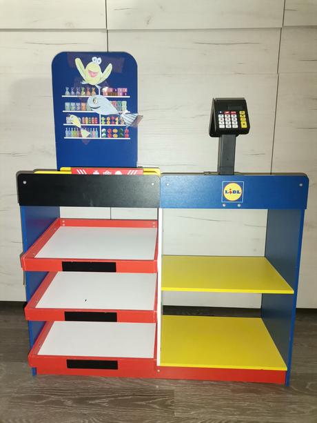 Drevený obchod pre deti, 