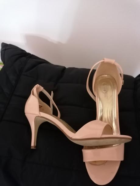 Lodičky s voľnými prstami, 38