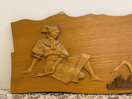 Drevená dekorácia na zavesenie, 