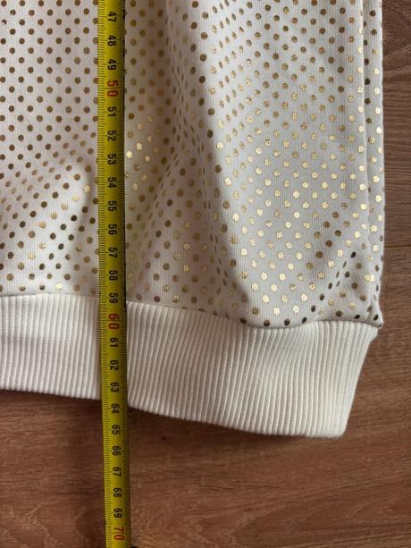 Mikina so zlatými bodkami, s