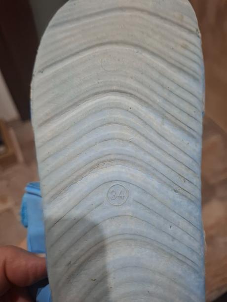 Predám sandále k vode, 32