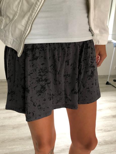 Vans sukňa šedá, s