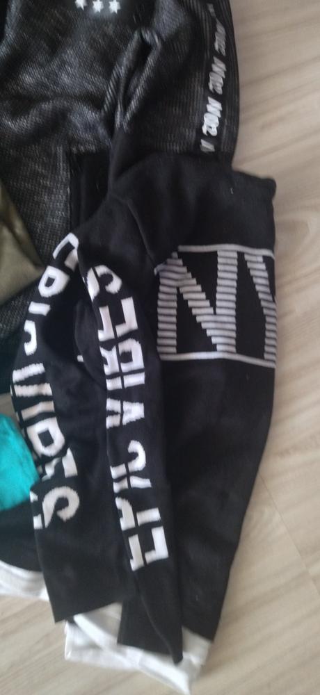 Balík oblečenia v. 170-176, prípadne pans.s, s