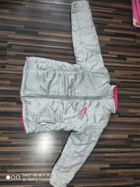 Predám krásnu  bundu a vestičku, 122