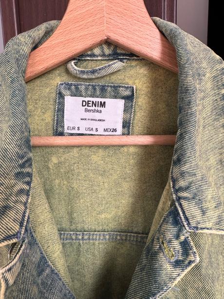Krásna oversized bundička, bershka,s