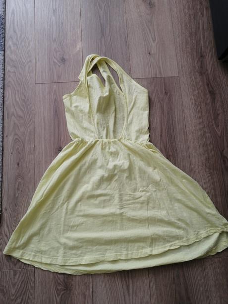 Šaty s otvoreným chrbtom, pepco,146