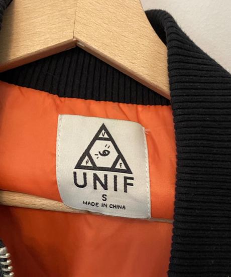 Čierna bombera bunda unif veľkosť s / m, s