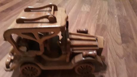 Predam retro drevene auto, 