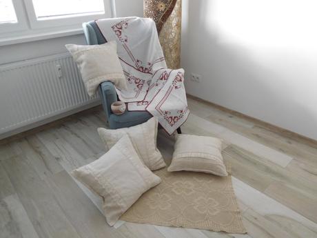 Set obrusov ručne vyšitých-vankúš ľanový, 