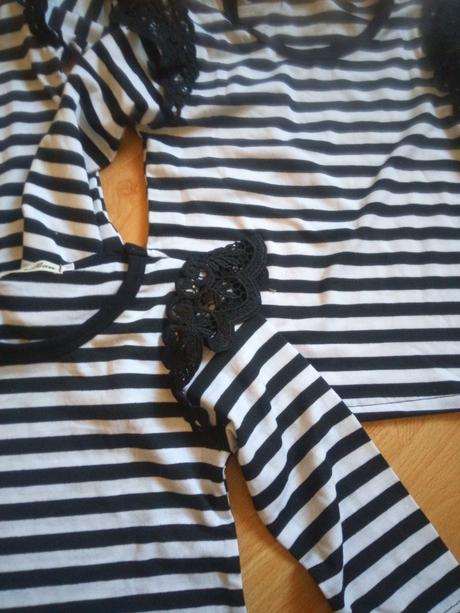 Krásne tričko s čipkou top stav, 80