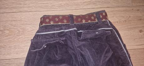 Fialové menžestráky, 152