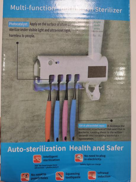 Držiak na zubné kefky a pastu, 