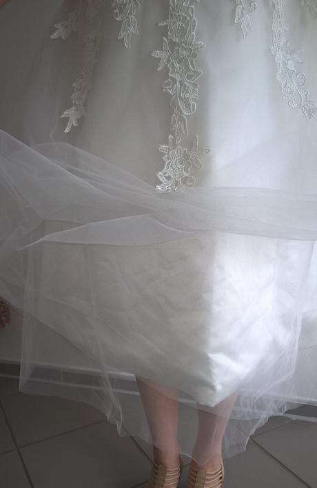 Svadobné šaty s čipkou v midi dĺžke, 42