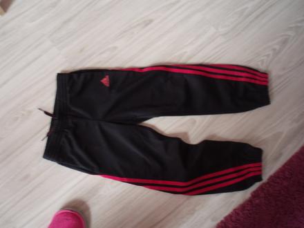 Tepláčky na 5-6 rokov, 6 eur, adidas,116