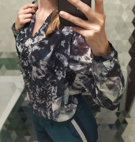 Zaujímavá búzka, s