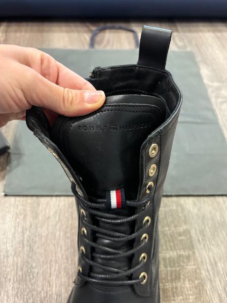 Tommy hilfiger štylove členkove kožené topanky č.3, tommy hilfiger,37