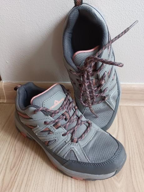 Trekova obuv berry, 36