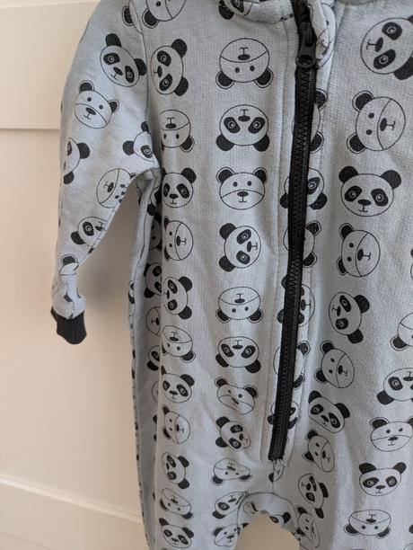 Teplákový overal panda, 74