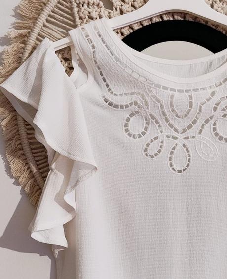 Krásna biela blúzka, l