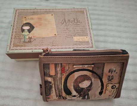 Peňaženka anekke, anekke