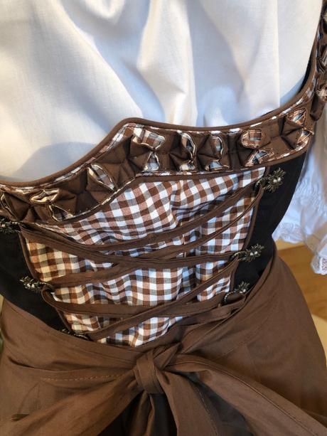 Alpenmarchen luxusný kroj, 42