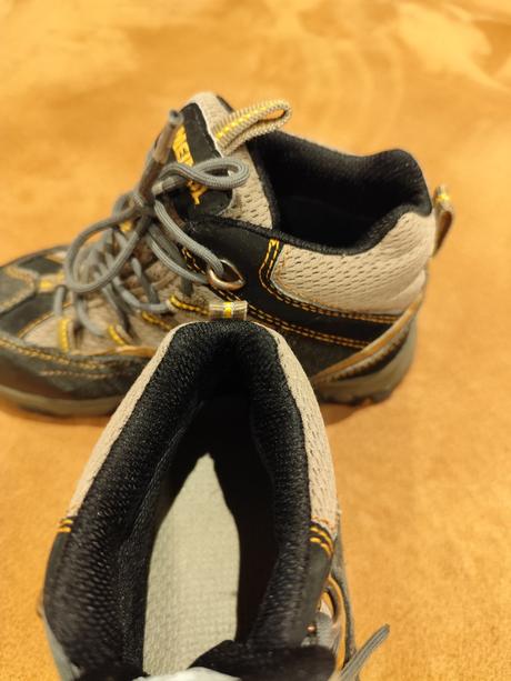 Trekove topánky, 30