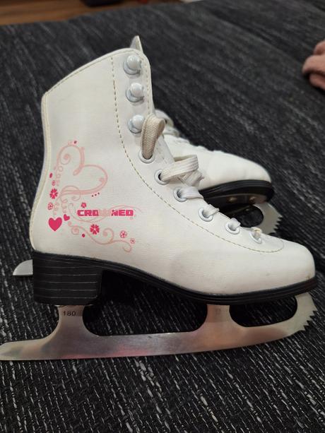 Dievčenské korčule na ľad, crowned,29