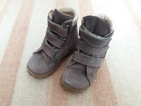 Vyššie celokožené topánky, 23