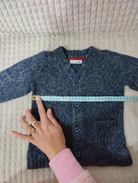 Veľmi pekný svetrík, tu,80
