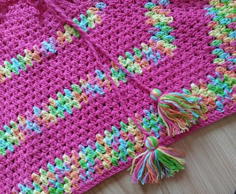 Farebné štrikované pončo, 92