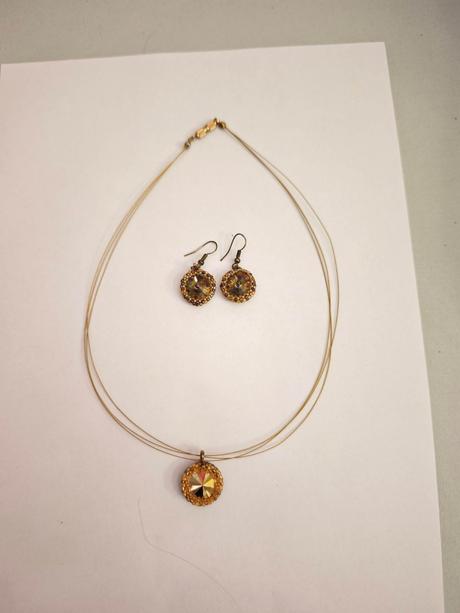 Jemný originálny set náhrdelník a náušnice,