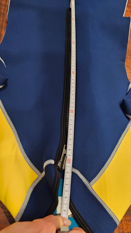 Neoprenovy potapačský úbor,