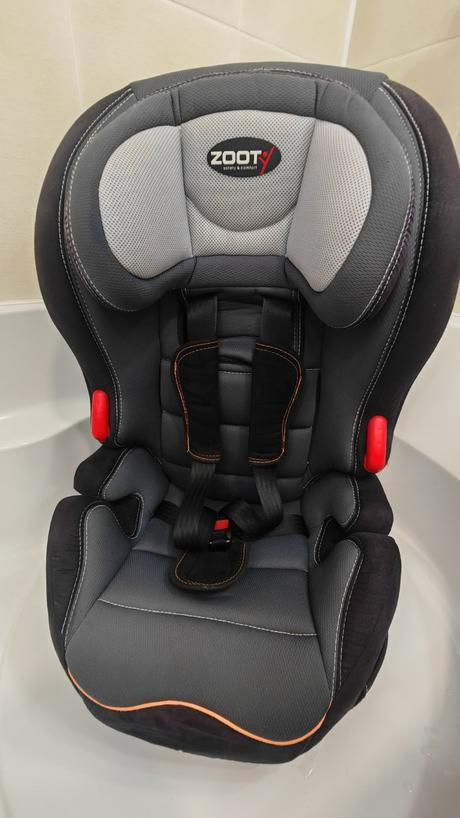 Autosedačka zooty, zooty