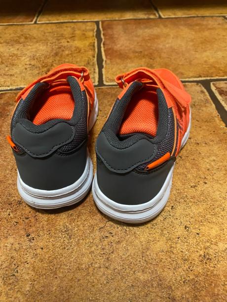 Tenisky, authority,31