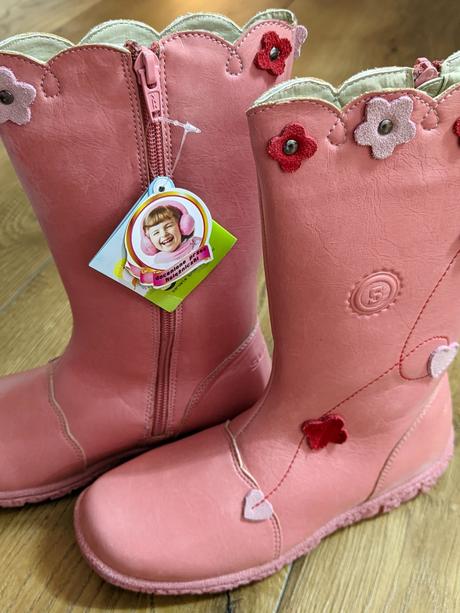 Dievčenské čižmy, 33