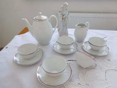 Porcelán čechslovákia-eva-šálky s lémom,