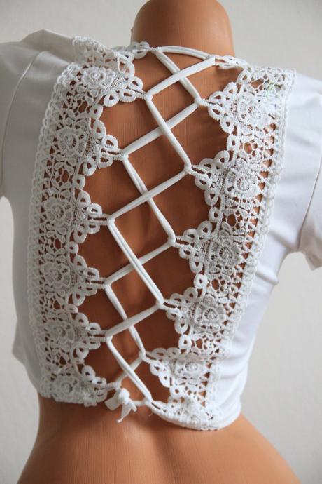 Biely crop top s výstrihom, s/m, s