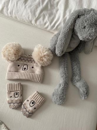 Čiapka s brmbolcami+rukavice, 62