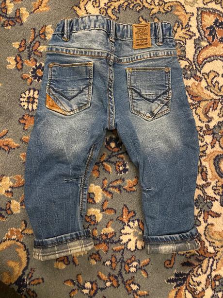 Zara rifle s dierou na kolene, zara,86