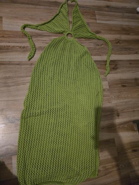 Háčkovany prehoz na plavky, s