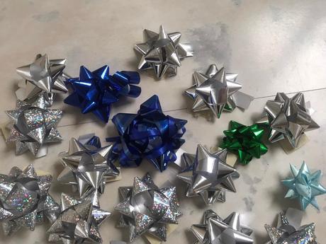 Zbytky ozdôb na darčeky 20 ks, 