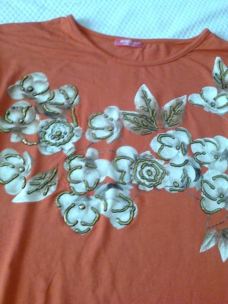 Krásne tričko s kvietkami m/l, m
