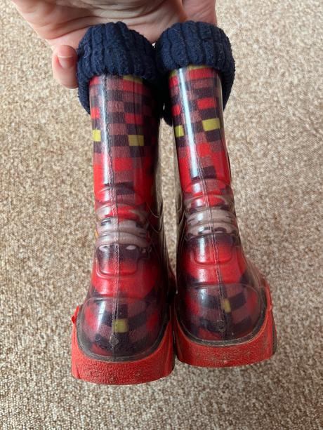 Chlapcenske gumaky, 30